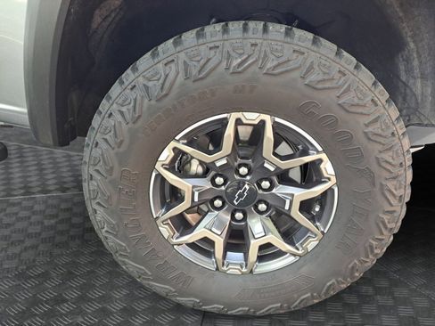 Certified 2024 Chevrolet Colorado ZR2 w/ ZR2 Convenience Package III AWD/4WD image 17