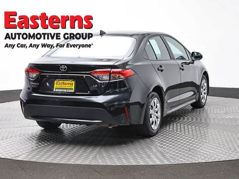 Used 2022 Toyota Corolla LE FWD image 5