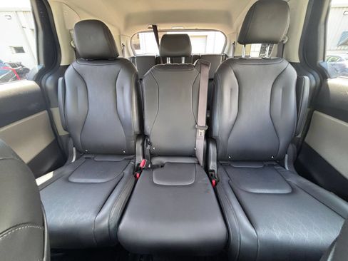 Used 2026 Kia Carnival FWD image 36