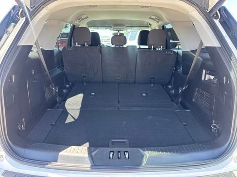 Used 2020 Ford Explorer XLT RWD image 4