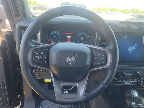 Used 2025 Ford Bronco Badlands AWD/4WD image 7