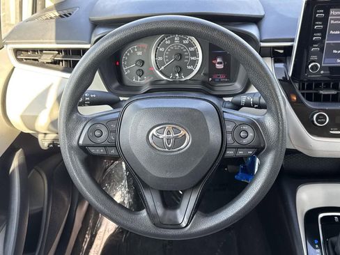 Used 2021 Toyota Corolla LE image 21