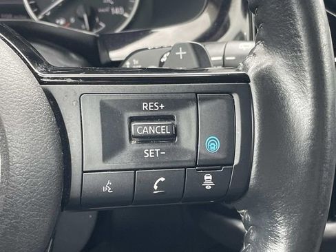 Used 2022 Nissan Pathfinder SV image 21