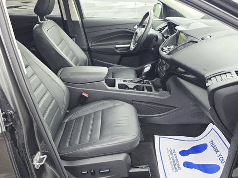 Used 2019 Ford Escape Titanium AWD/4WD image 15