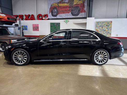 Used 2023 Mercedes-Benz S 580 4MATIC Sedan image 4