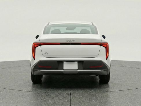 Used 2025 Kia K4 LXS image 7