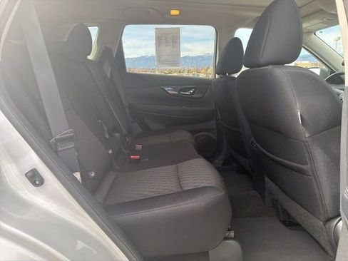 Used 2017 Nissan Rogue SV image 27