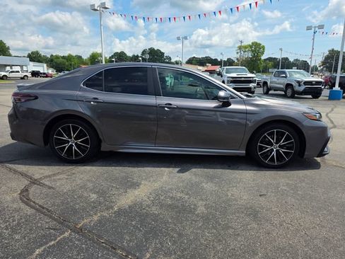 Used 2024 Toyota Camry SE FWD image 15