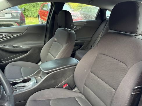 Used 2017 Chevrolet Malibu LS FWD image 9