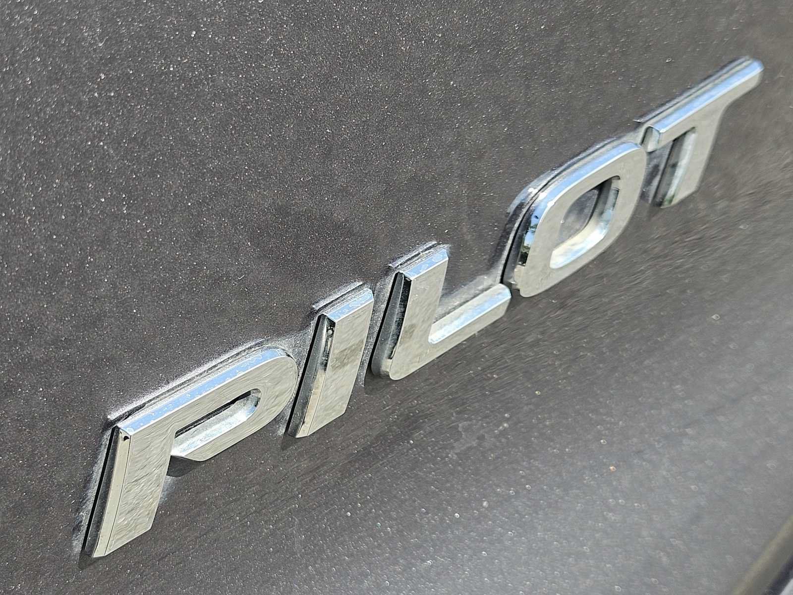 Used 2022 Honda Pilot Touring image 11