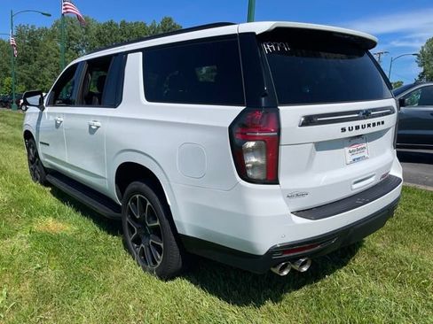 Used 2022 Chevrolet Suburban RST w/ Sport Performance Package AWD/4WD image 5