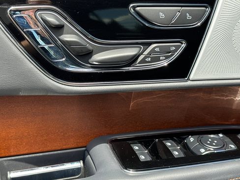 Used 2024 Lincoln Navigator Black Label image 11
