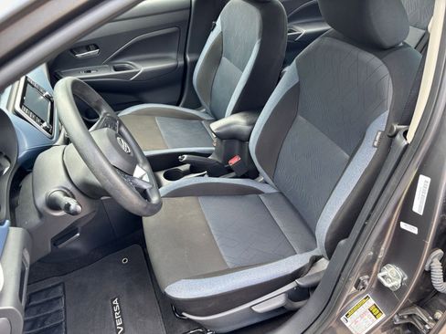 Used 2025 Nissan Versa SV w/ Trunk Package FWD image 34