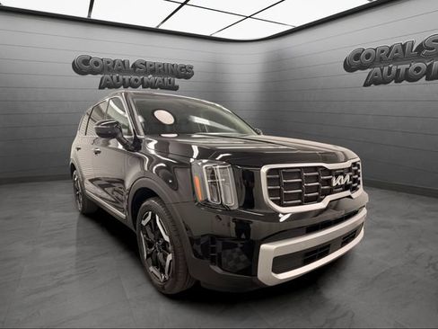 Certified 2025 Kia Telluride S FWD image 7