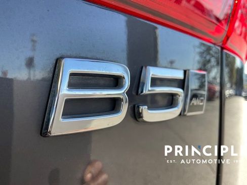 Certified 2025 Volvo XC60 B5 Core image 21