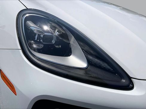 Used 2021 Porsche Cayenne AWD/4WD image 25