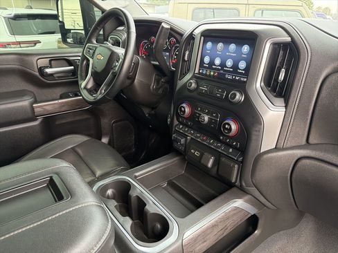 Used 2022 Chevrolet Silverado 2500 LTZ w/ LTZ Convenience Package AWD/4WD image 32
