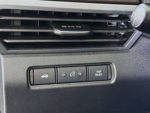 Used 2025 Nissan Altima 2.5 SV FWD image 13