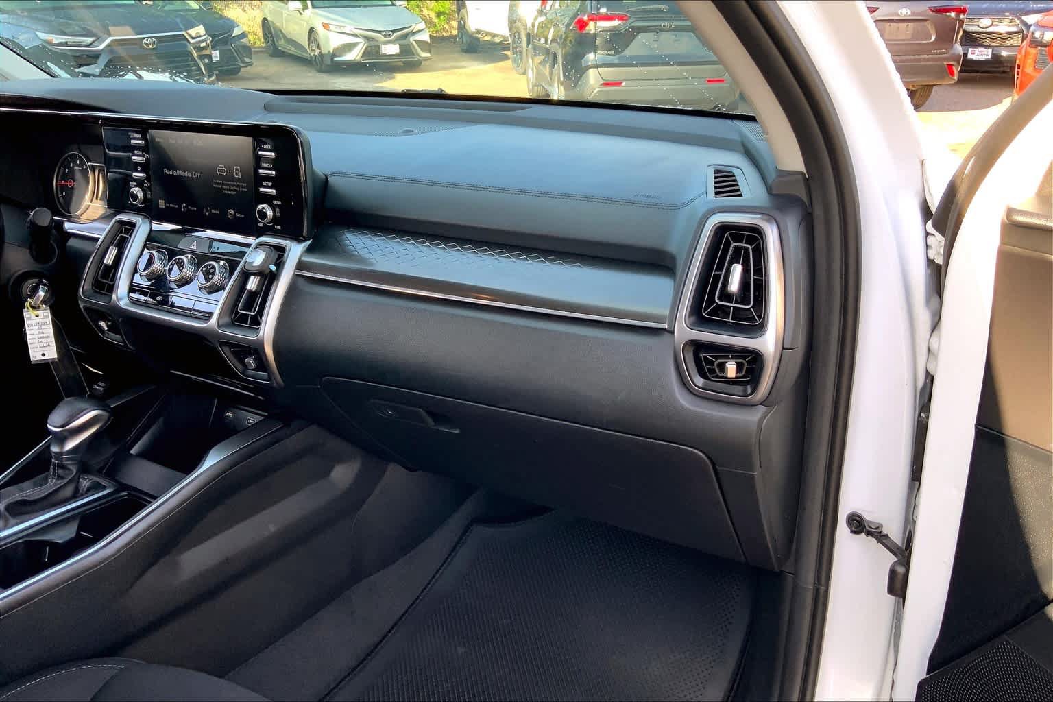 Used 2023 Kia Sorento LX AWD/4WD image 18