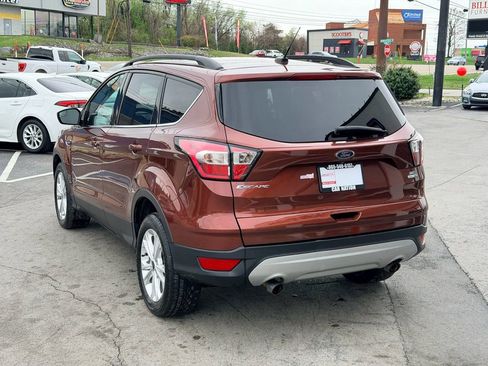 Used 2018 Ford Escape SE image 4