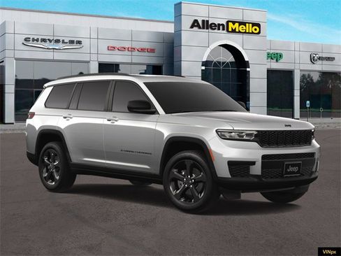 New 2025 Jeep Grand Cherokee L Altitude image 11