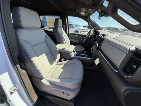 New 2026 GMC Sierra 1500 SLT image 30