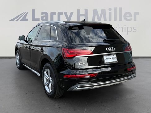 Used 2021 Audi Q5 Premium w/ Convenience Package image 3