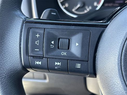 Certified 2021 Nissan Rogue S image 31