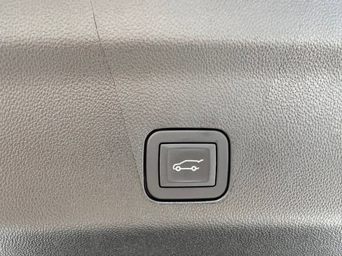 Used 2024 Chevrolet Tahoe High Country w/ Premium Package image 25