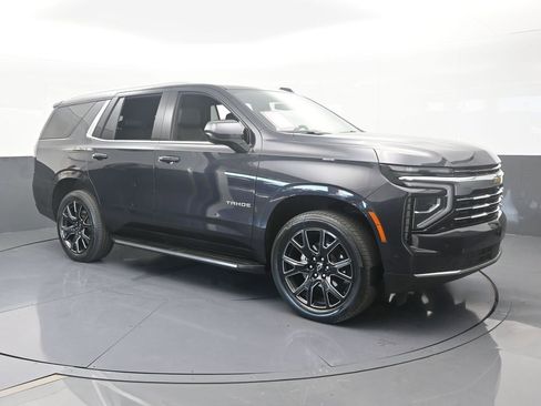 Used 2025 Chevrolet Tahoe LT image 8
