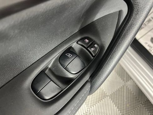 Used 2020 Nissan Rogue Sport S w/ Appearance Package FWD image 32