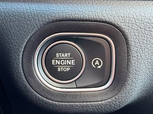 Used 2026 Mercedes-Benz GLS 450 4MATIC image 27