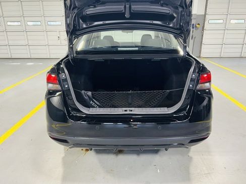 New 2025 Nissan Versa SR w/ Trunk Package image 8