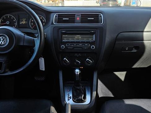 Used 2012 Volkswagen Jetta SE image 9