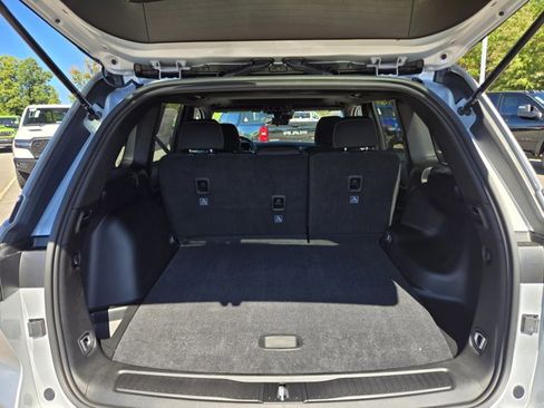 New 2025 Jeep Grand Cherokee Laredo X image 10