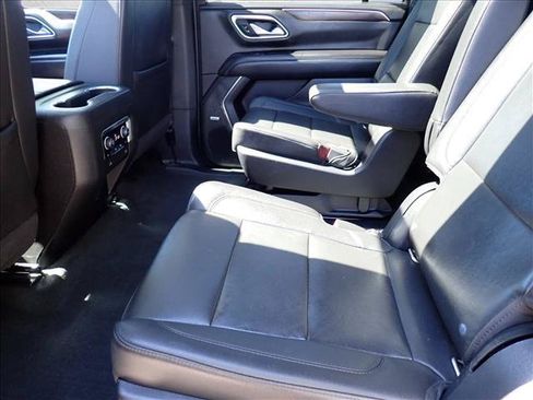 Used 2021 Chevrolet Suburban LT w/ LT Signature Package AWD/4WD image 11