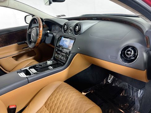 Used 2019 Jaguar XJ L Portfolio image 30