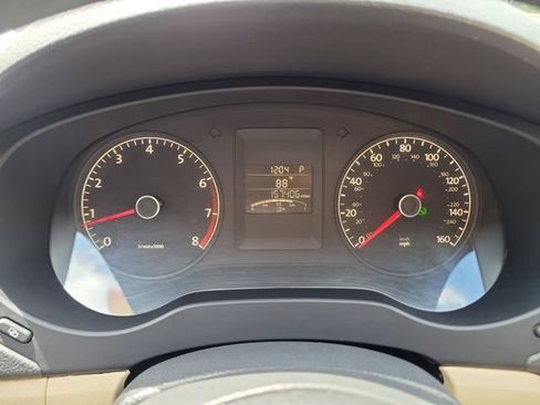 Used 2011 Volkswagen Jetta SE FWD image 22