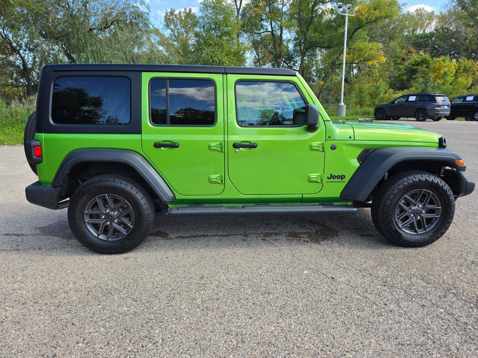 Used 2025 Jeep Wrangler Unlimited Sport AWD/4WD image 8