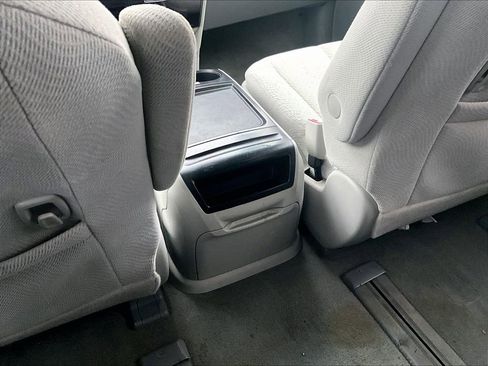 Used 2012 Toyota Sienna LE w/ Towing Pkg image 29