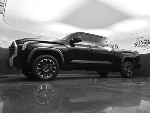 Used 2024 Toyota Tundra Limited w/ Power Package AWD/4WD image 28