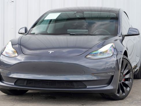 Used 2022 Tesla Model 3 Performance image 3