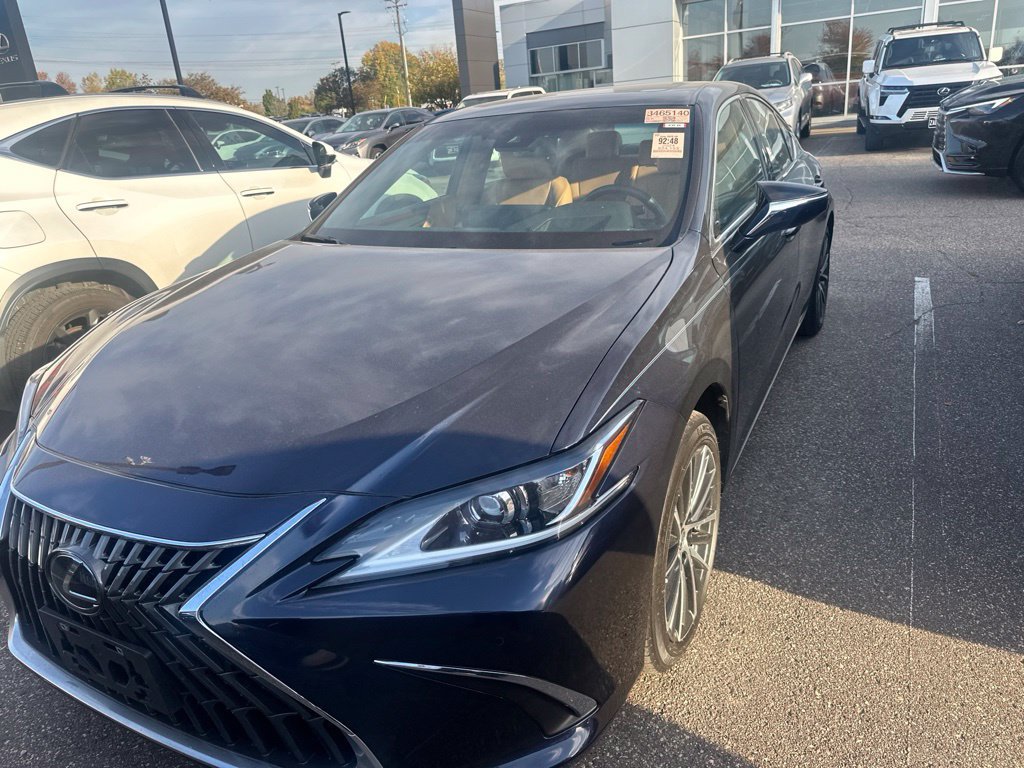 Used 2024 Lexus ES 350 w/ Premium Package FWD image 8
