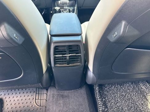 Used 2025 Kia Niro EX FWD image 17