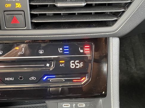 Certified 2025 Volkswagen Jetta SEL FWD image 26