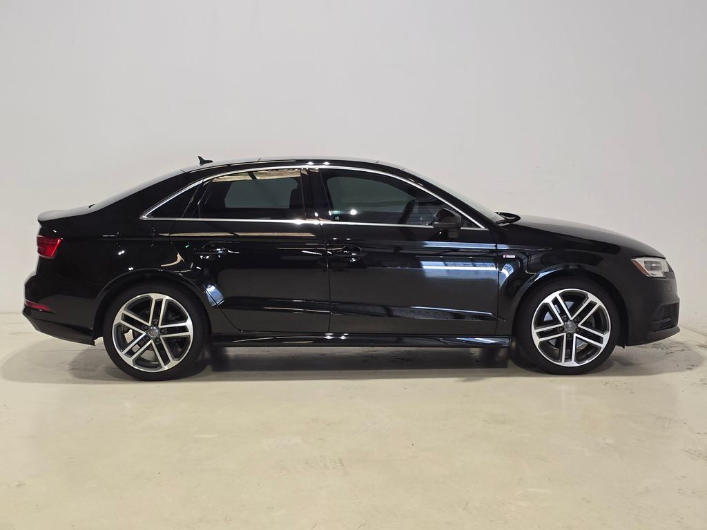 Used 2018 Audi A3 2.0T Premium Plus w/ Premium Plus Package FWD image 4
