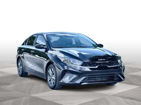 Used 2024 Kia Forte LXS FWD image 2
