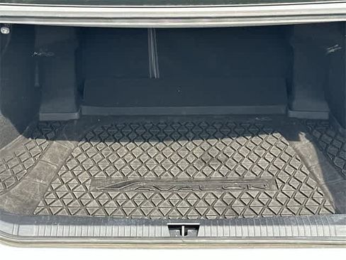 Used 2021 Toyota Avalon Limited image 27