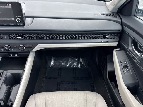 Certified 2024 Honda Accord EX image 28