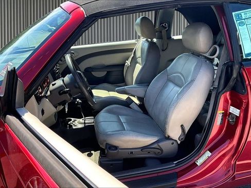 Used 2005 Chrysler PT Cruiser Touring FWD image 25
